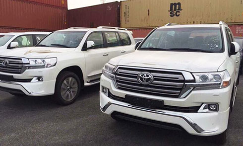 Toyota Land Cruiser 2017 đầu tiên về Việt Nam